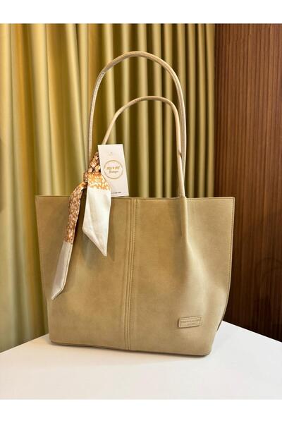 MU&ME BOUTİQUE حقيبة كتف من جلد النوبوك مع تفاصيل وشاح