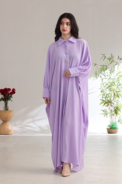 Verona Trading Company Butterfly-style jalabiya with a wide Kuwaiti cut, in a light lavender color with luxurious button details.