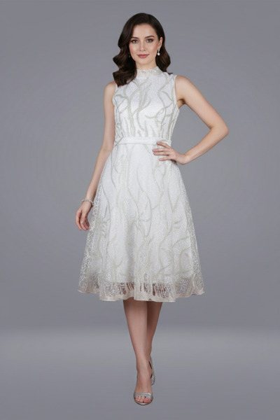 TREASUREISLAND A white dress with a luxurious pattern
