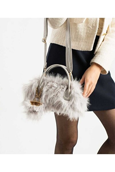 chance butik CHARM DETAYLI PELUŞ ÇANTA