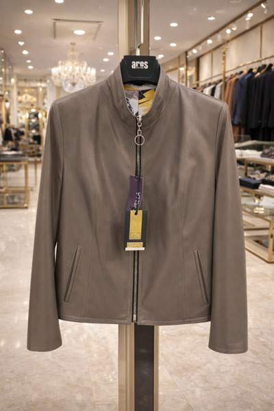 ARES Kadın Hakiki Kuzu Derisi Ceket | Şık ve Modern Tasarı