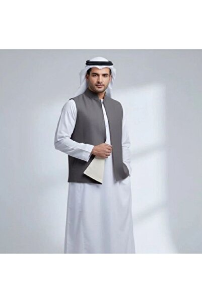 Generic Luxurious men's winter vest, double-sided, with a traditional Sadu design, made from high-quality, luxurious fabric.