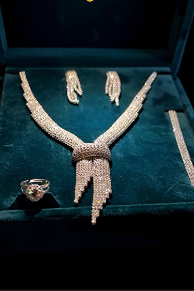 TAKIŞTIR Gümüş Renk Taş Detaylı 4'lü Abiye Set