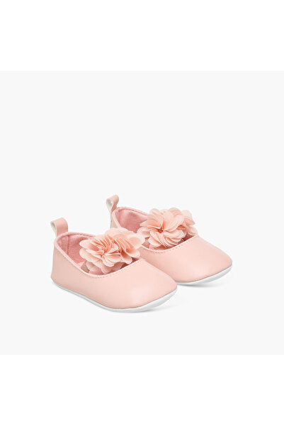 Juniors حذاء سهل الارتداء مزين بالزهور مع حزام مطاطي