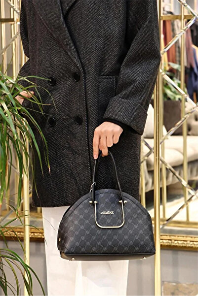 Armine A Timeless and Versatile Handbag That Combines Everyday Chic and Elegance on the Go.