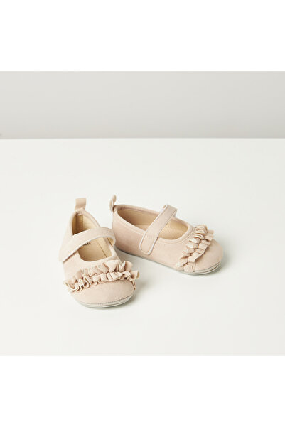 giggles بوت سهل الارتداء بلون متين بتفاصيل مكشكشة