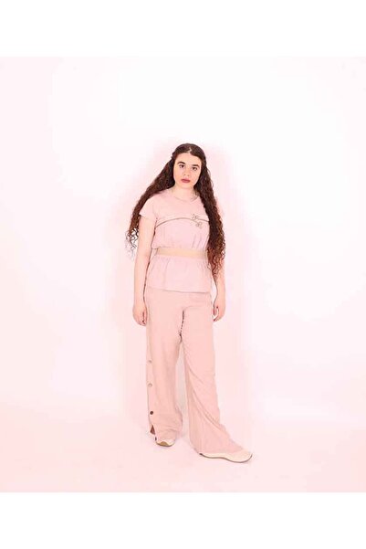 Mamnon Pink blouse with a beige belt