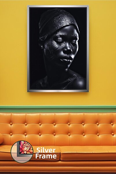 KOSS Dijital Portret de femeie cu detaliu al feței în tonuri de negru, decor ...