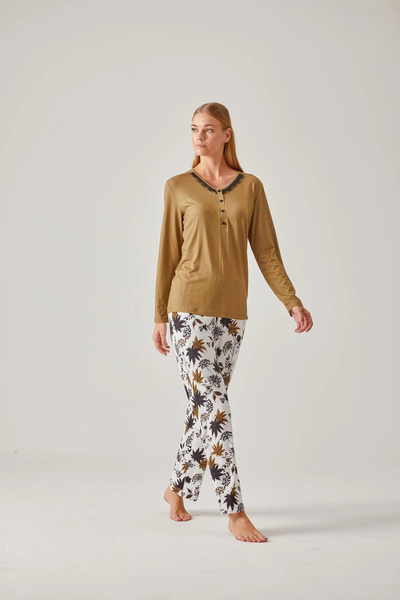 Pamuk & Pamuk Walnut Green Viscose Women's Pajama Set - Black Floral Patterned T-shirt