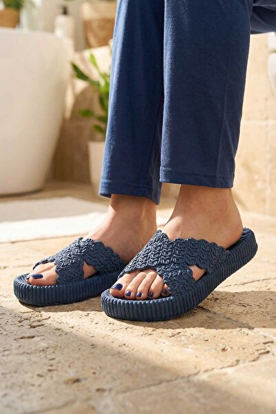 GEZER Women's Summer Home Bathroom Wet Floor Suitable Slippers