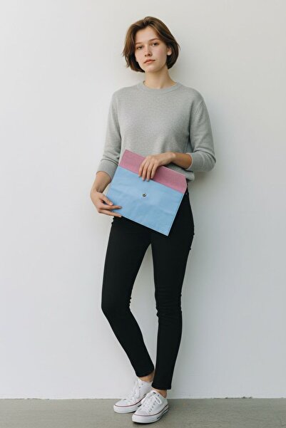 PLUSH STUDIO ISTANBUL حقيبة مستندات وحقيبة كمبيوتر محمول من الجلد الأزرق، مبط...