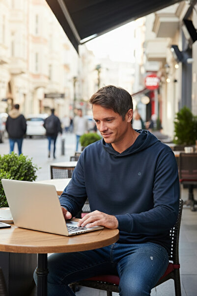 Buratti سترة رياضية رجالية بغطاء للرأس وملمس ناعم ومريح 5901063