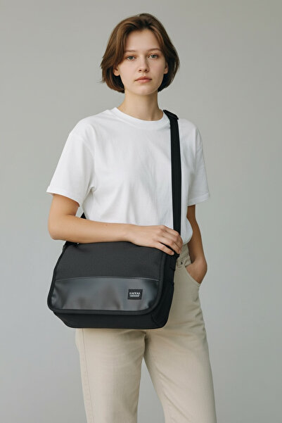 KAFFAA Multi-Compartment Unisex Canvas Messenger Bag