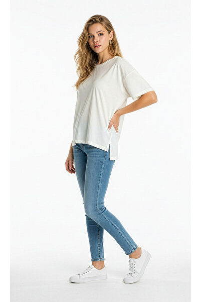 Mia Yan Yırtmaçlı Oversize Tişört