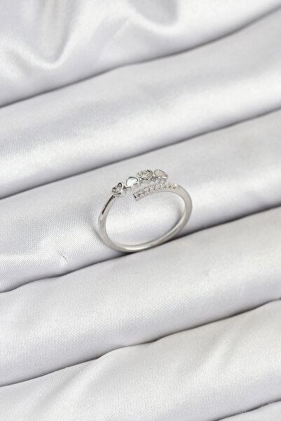 shopwave خاتم نسائي من النحاس الفضي اللون مع تفاصيل على شكل قلب وحجر الزركون