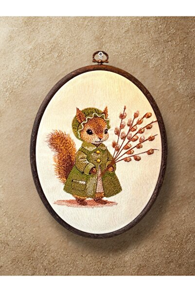 LİONYA DESİGN Ahşap Görünümlü Çerçeveli Vintage Sincap Nakışlı Tablo – 17x22 cm