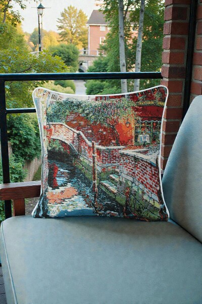 VISIONARIO Red Bridge Patterned Ribbed Tapestry Woven Throw Pillow Cover