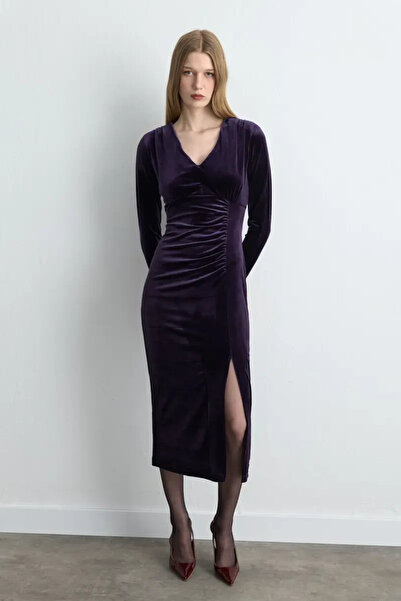 Gusto V-Neck Velvet Long Dress - Plum