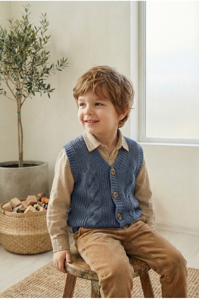 Babily Erkek Çocuk Dikişsiz Premium Triko Yelek V Yaka Düğmeli Saç Örgü Desenli
