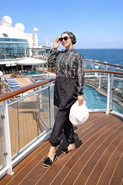 DLC Tekstil Sahra Bought a Set of 3 Adjustable Elastic Hijab Swimwear.