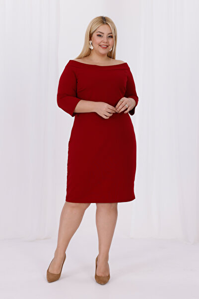 Madwilo Women's Burgundy Boat Neck Three Quarter Sleeve Plus Size Stretchy Cr...