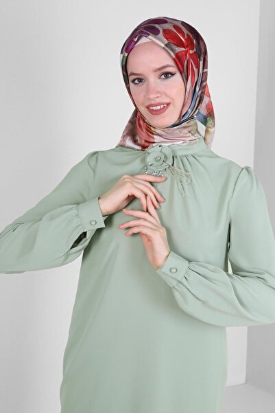 Alvina وشاح منقوش بزهرة ألفينا 8227