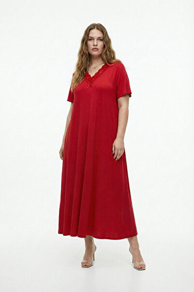 Talvien Bambu Kumaş Dantel Yaka Detaylı Battal Beden Kloş Elbise