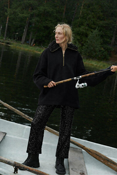 Touché Privé ياقة سويت شيرت مجعد