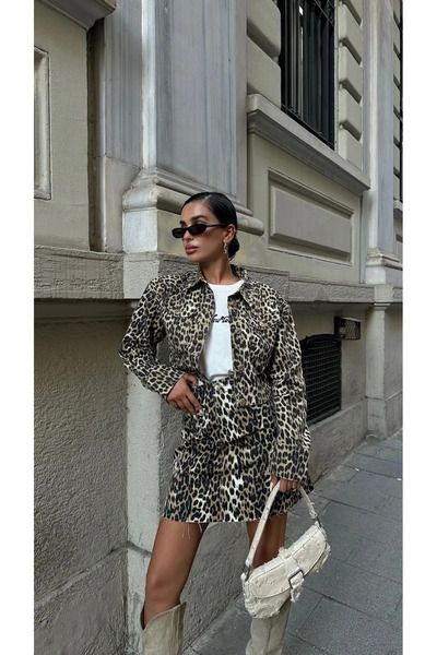 YOUR NAME Jachetă de denim crop pentru femei, căptușită cu model leopard