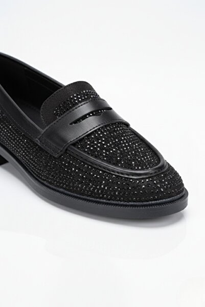 ELAIA SHOES حذاء لوفر نسائي بتفاصيل حجر نوير – أسود