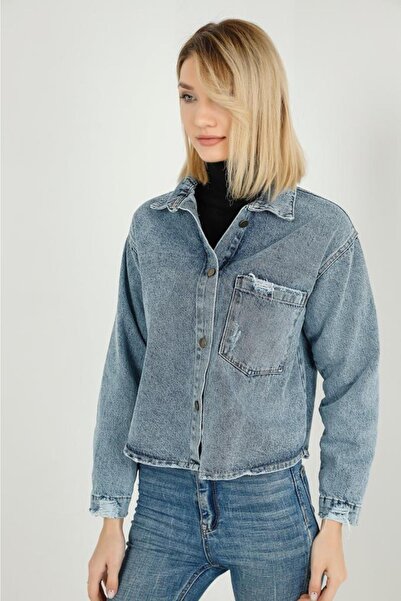 İgnites Women's Buttoned Single Pocket Crop Denim Jacket