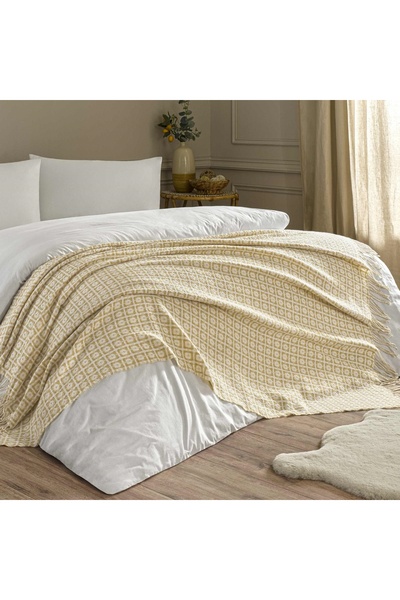 Linens Caline Throw / Tv Blanket Beige Single Size