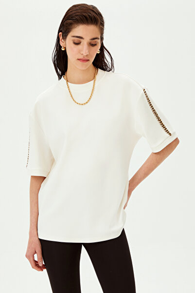 Allyco تي شيرت محبوك عادي بأكمام منخفضة ومطرز باللؤلؤ