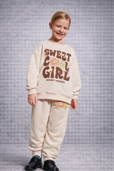 Kids طقم ملابس للأطفال باللون البيج Sweet Girl مطبوع مكون من قطعتين