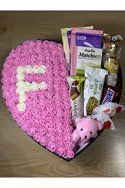 Sweet Baş harfli , isme özel ,sevgililer günü hediyesi ,pembe güller ,kalpli ...