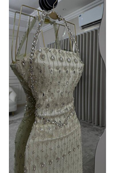 LAHFH beige queen dress