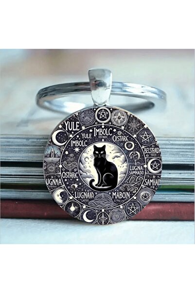 Choice 1pc 2025 Pagan Calendar Keychain: Vintage Witchcraft & Magic Design, Z...