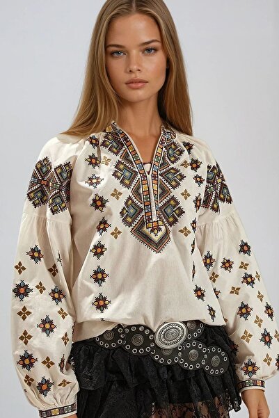 Trend Alaçatı Stili Women's White Ethnic Patterned Balloon Sleeve V-Neck Blouse Prm1373
