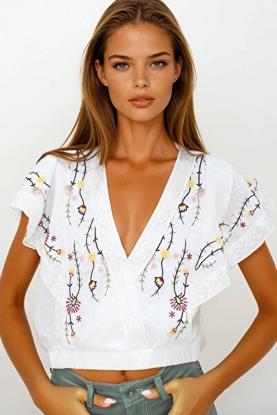Trend Alaçatı Stili Women's White V-Neck Blouse with Sequins and Embroidery V...