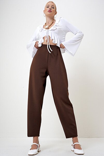 VAGGON Women's Bitter Brown High Waist Draped Crepe Knitted Trousers Prm1083