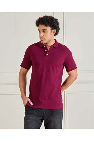 REDTAG قميص بولو رجالي كلاسيكي سادة بلون عنابي