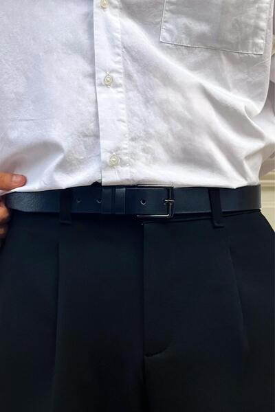 Flaw Wear حزام جلدي أساسي رفيع باللون الأزرق الداكن