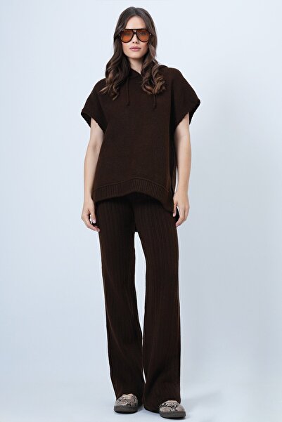 Trend Alaçatı Stili Women's Brown Hooded Sleeveless Sweatshirt and Elastic Waist Pants Knitwear Set Vs01461