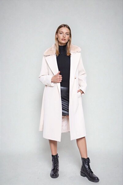 Vitrin Дълго вълнено палто с кожена яка и колан в талията