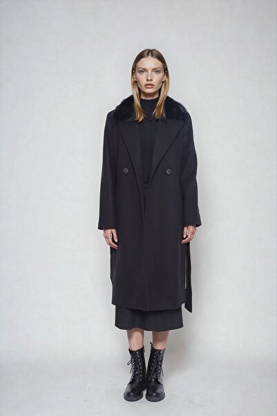 Vitrin Дълго вълнено палто с кожена яка и колан в талията