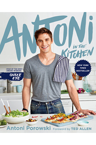 Rux Martin Antoni în bucătărie