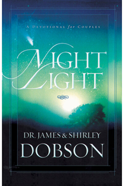 Tyndale House Publishers Lumină de noapte: Un devoțional pentru cupluri