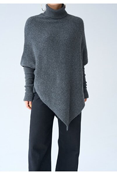 Serpirella Butik Turtleneck Asymmetrical Sweater