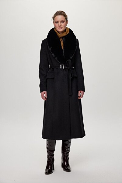 Zühre Black Coat with Fur Collar Pocket and Belt Detail 13886