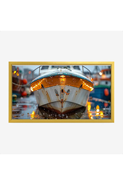 Tajridhome لوحة بحرية تظهر قاربًا مزينًا بأضواء دافئة مع قطرات الماء، تعكس أج...